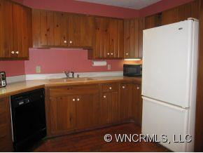 124 Continental Drive - Photo 5