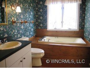 124 Continental Drive - Photo 9
