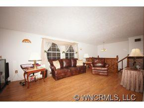 34 FERENVILLA DRIVE - Photo 4
