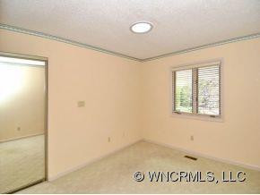131 DEERLAKE DRIVE - Photo 9