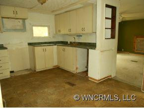 105 Douglas Place - Photo 3