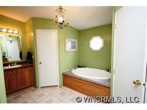 16 Country Meadows Drive - Photo 9
