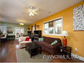 27 HOUSTON STREET - Photo 2