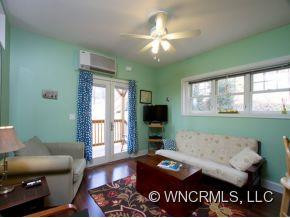27 HOUSTON STREET - Photo 17