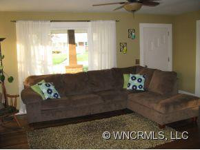 780 Jupiter Road - Photo 2