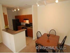 100 VISTA LAKE DRIVE, UNIT#106 - Photo 3
