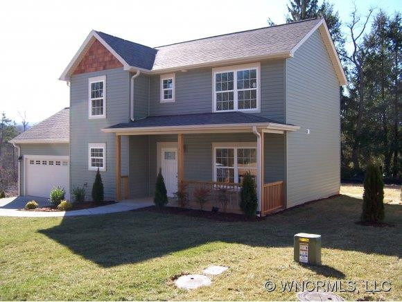 8 Pinnacle Valley Drive