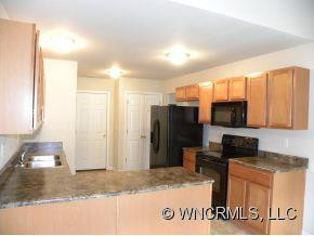 160 BIRKSHIRE WAY - Photo 2