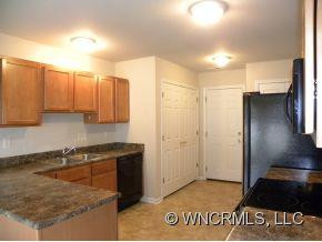 160 BIRKSHIRE WAY - Photo 3