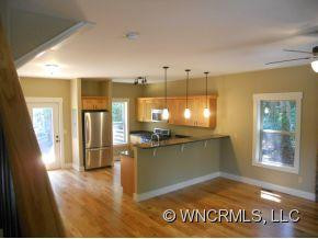 411 STRATFORD ROAD - Photo 2