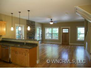 411 STRATFORD ROAD - Photo 3