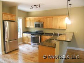 411 STRATFORD ROAD - Photo 7