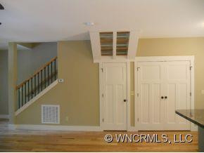 411 STRATFORD ROAD - Photo 8