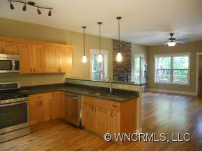 411 STRATFORD ROAD - Photo 9