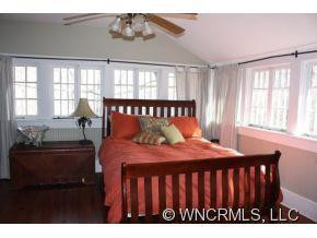 300 Grady Ave. - Photo 8