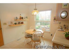 229 Foxwood Drive - Photo 4