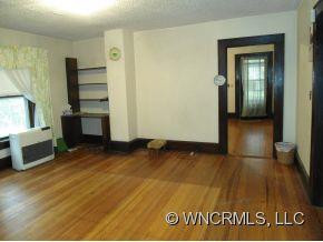 305 S. Whitted st. - Photo 4
