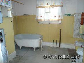 305 S. Whitted st. - Photo 10