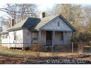 215 East College - Photo 2