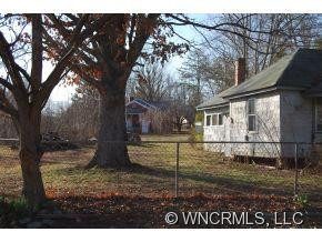 215 East College - Photo 4