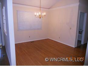 1044 Saddlebrook Drive - Photo 4