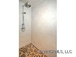 1040 Carousel Lane - Photo 15