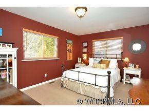 1040 Carousel Lane - Photo 16
