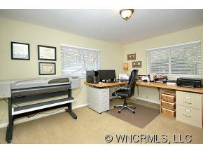 1040 Carousel Lane - Photo 18