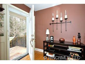 1040 Carousel Lane - Photo 3
