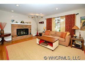 1040 Carousel Lane - Photo 4