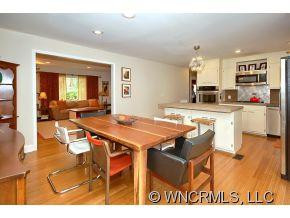 1040 Carousel Lane - Photo 7