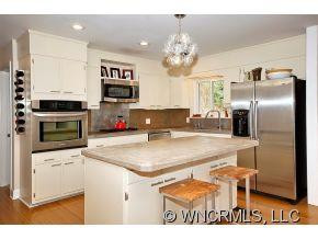 1040 Carousel Lane - Photo 8