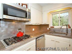 1040 Carousel Lane - Photo 9