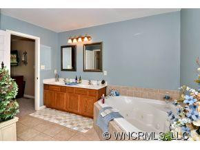 64 Sherry Lane - Photo 7