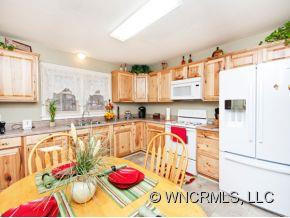 1166 ALLENS CREEK ROAD - Photo 4