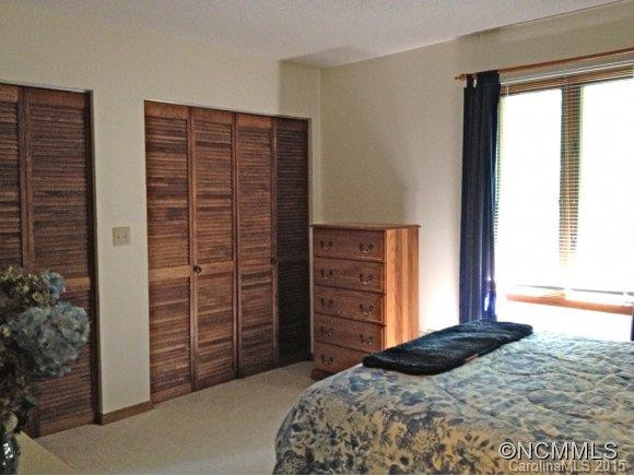 346 Surrey Lane - Photo 17