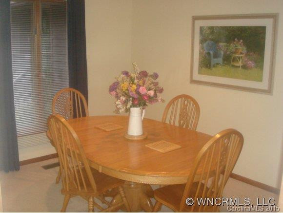 346 Surrey Lane - Photo 4
