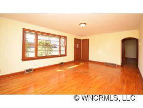 32 Woodgate Road - Photo 3