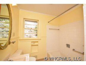 32 Woodgate Road - Photo 6