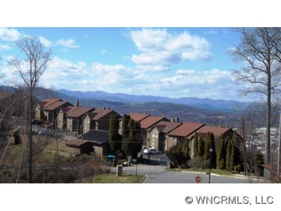 405 Windswept Drive, Unit 304