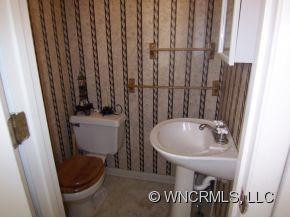 45 Armstrong - Photo 10