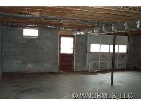 242 Greenberry St - Photo 13