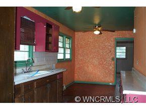 242 Greenberry St - Photo 4