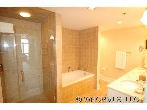 21 Battery Park Unit 506 - Photo 9