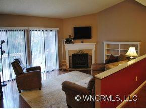 107 CLUBWOOD COURT - Photo 2