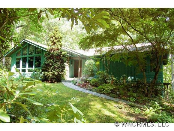 28 IROQUOIS DRIVE