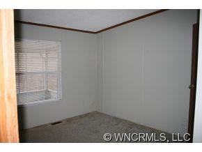 95 Four Wheel Dr. - Photo 11