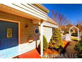 9 Stuart Circle - Photo 2