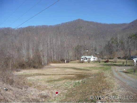 836 NORTH FORK ROAD