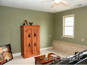 6 EMERALD DRIVE - Photo 2